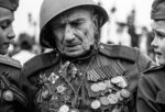 Школьники с гордостью пишут эссе о подвигах своих дедов и бабушек